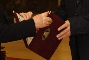 Добитници на државната награда „Св. Климент Охридски“ се Витомир Митевски, Живоин Глишиќ и Беди Ибрахим