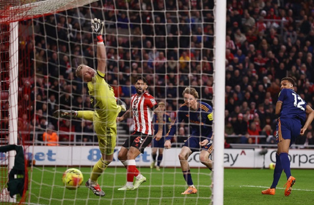 Премиер лига: Манчестер Сити продолжува со ловот на Арсенал