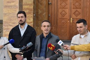 ЗНМ: Остра осуда за нападот врз редакцијата на „Инфомакс“