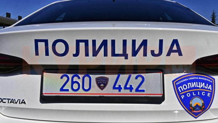 Приведени двајца мажи, биле агресивни и нападнале полицајци