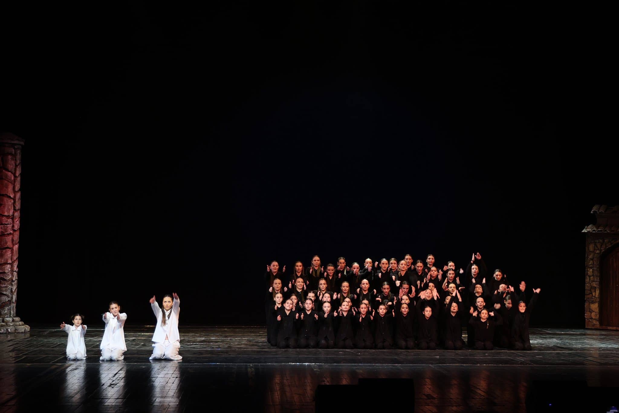 280 деца и млади од „Еурека“ заедно го отсонуваа сонот за љубов, единство и сплотеност