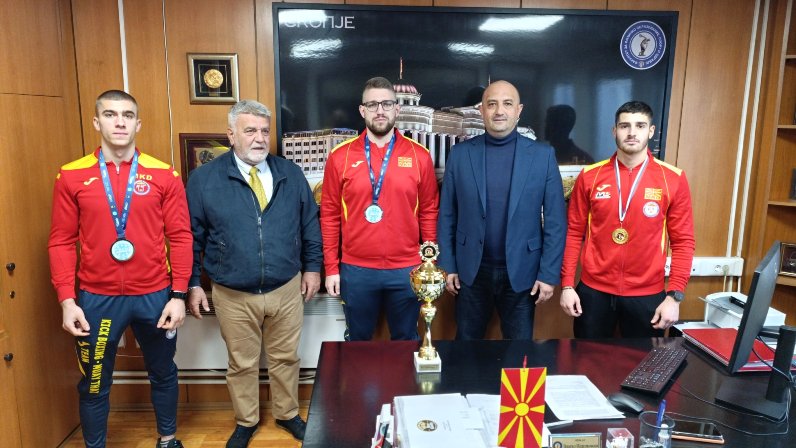 Медалистите од Светското кикбокс првенство имаа прием на Факултетот за физичко образование, спорт и здравје