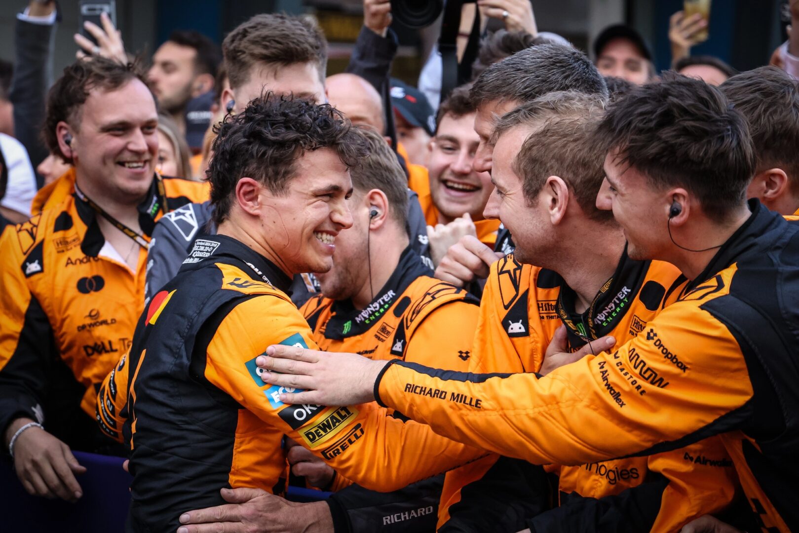 Норис потврди дека ќе ја носи „единицата“ на својот болид