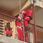 Дедо Мраз и супер херои од цртаните филмови им поделија пакетчиња на хоспитализираните на Детската клиника