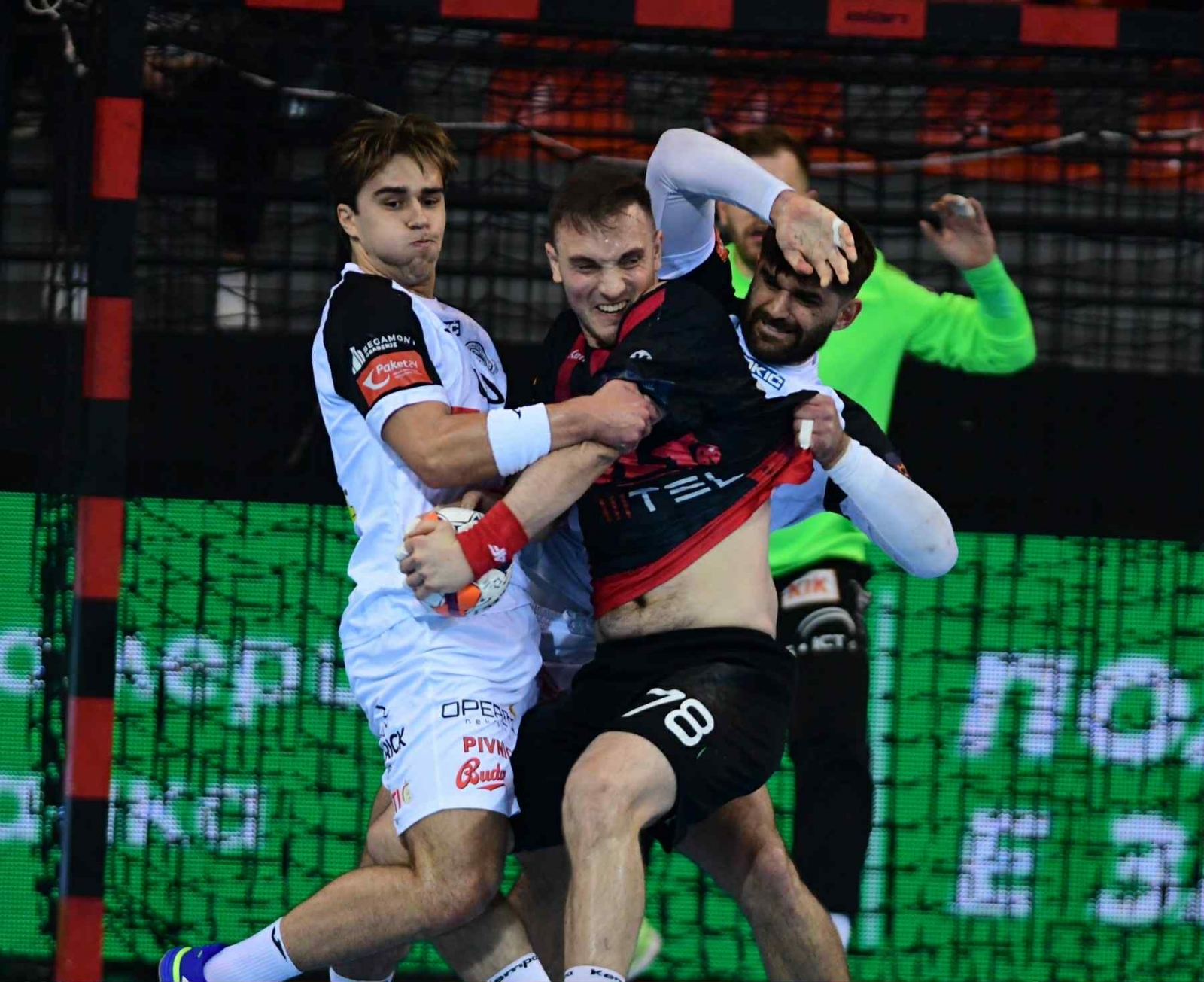 Вардар го згази Сесвете и сега ќе навива за нив во последното коло!