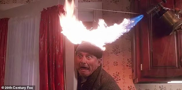 35 години го гледаме „Сам дома“, а никогаш не ги забележавме овие тајни и нелогичности