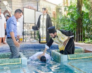 Масовно крштевање во Куба на празникот на свети Николај