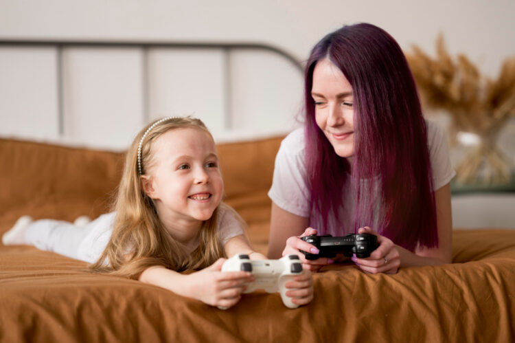 Зошто децата сакаат да играат видео-игри со родителите и како да изберете соодветни игри