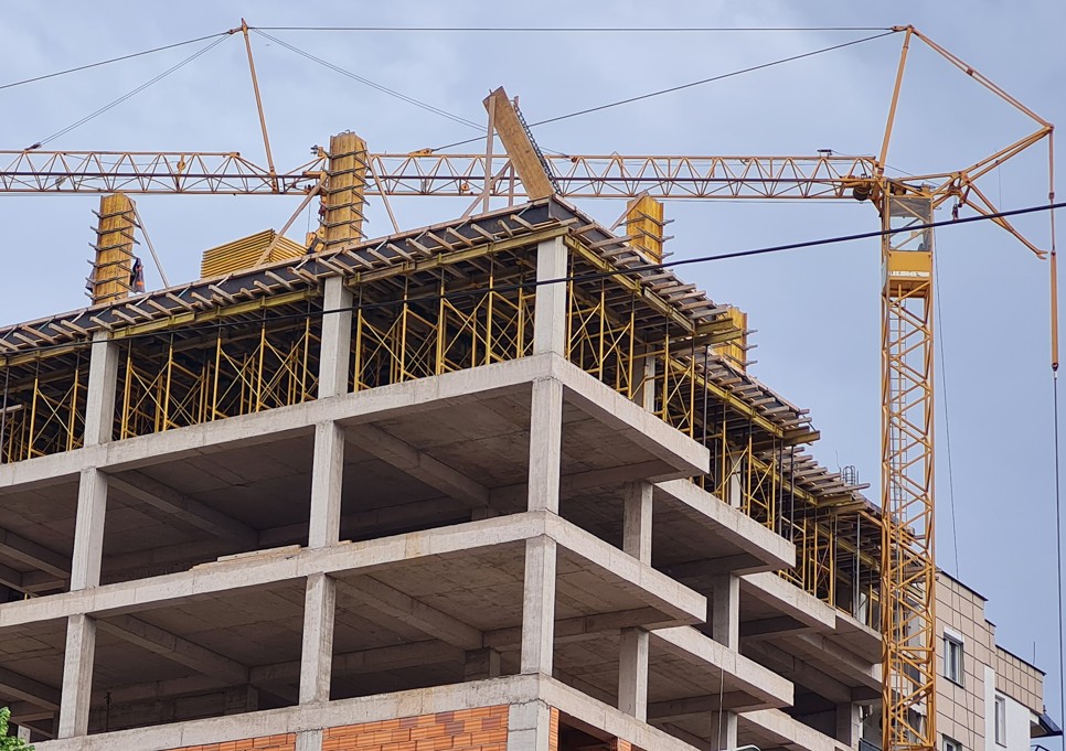 Третина од домаќинствата во земјава живеат во трисобен стан