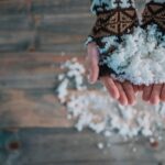 Со овие две состојки можете да направите вештачки снег за детска игра