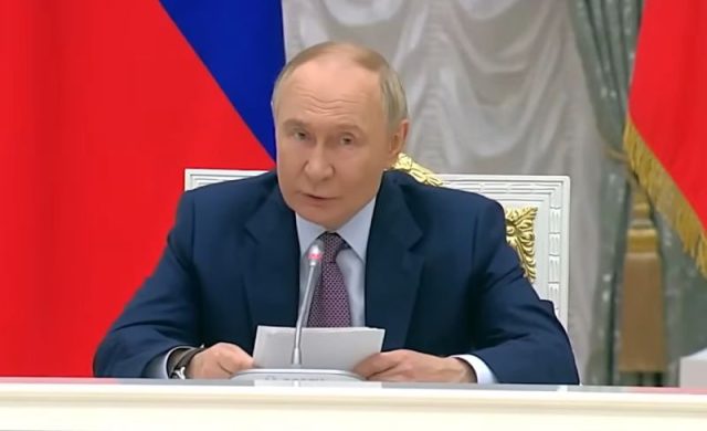 Путин нареди итно реструктуирање на руската економија