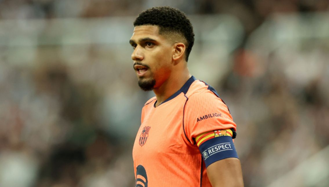 Капитенот на Барса со молитва на Ѕидот на плачот ќе ја подобрува формата! (ФОТО)