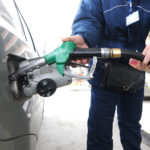 На полноќ поевтинуваат бензините, цената на дизелот останува иста