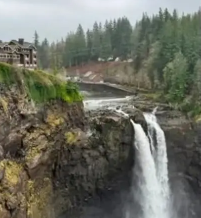 (ВИДЕО) ПОПЛАВИ ВО САД: Куќи се кренаа од темели, мостови се уништени