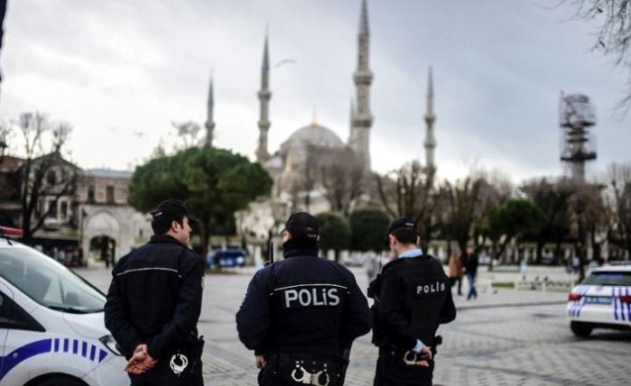 Главен уредник на голема турска телевизија приведен во истрага за дрога