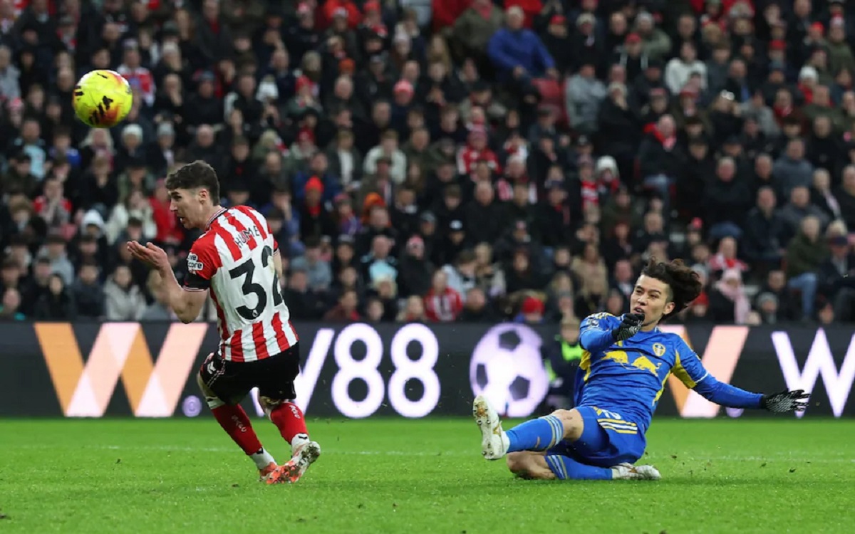 Премиер лига: Победа на Тотенхем