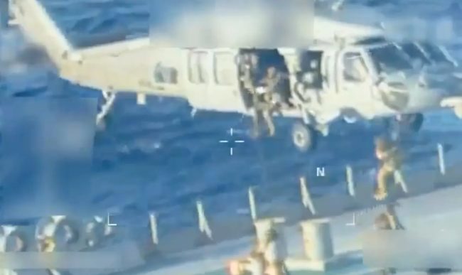 ВЕНЕЦУЕЛА ГИ ОБВИНИ САД ЗА ПИРАТСТВО ПО ЗАПЛЕНУВАЊЕТО НА ТАНКЕР, ТРАМП КАЖА ДЕКА ЌЕ ЈА ЗАДРЖАТ НАФТАТА