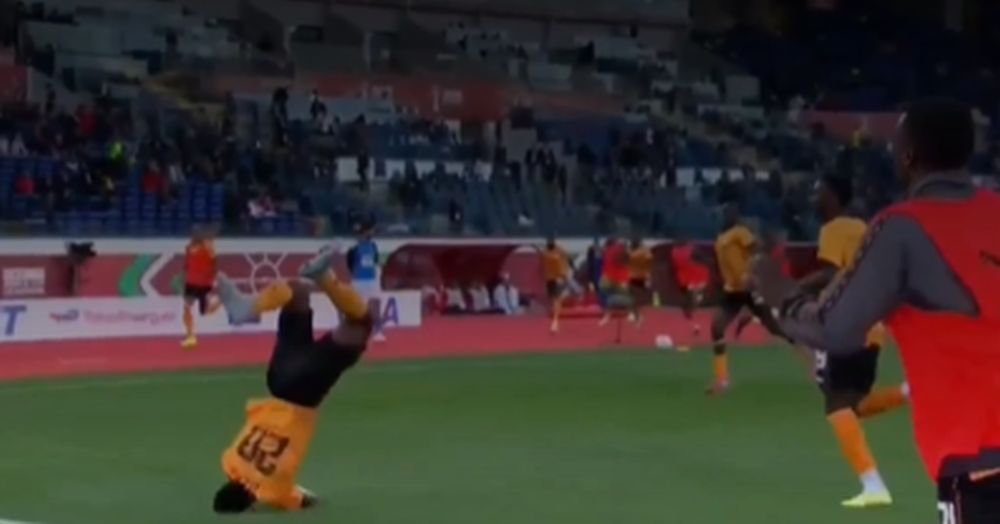 Циркус во Африка: Даде гол, сакаше да прослави со „ѕвезда“ – се повреди од радост! (ВИДЕО)