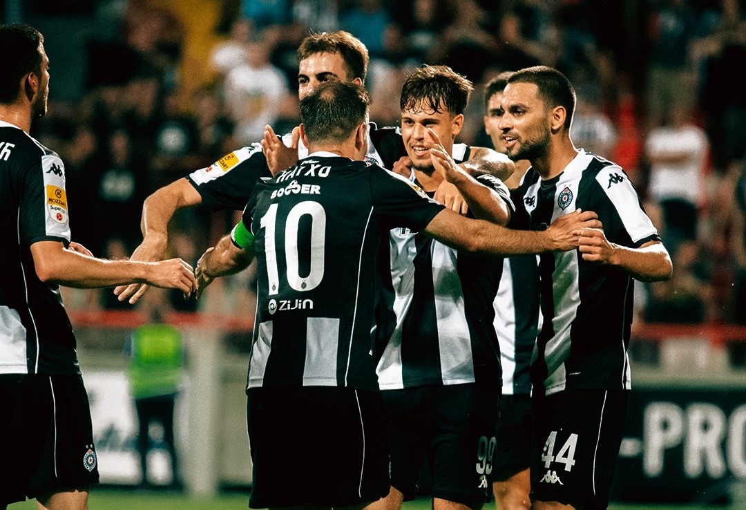 ФИФА со драконска казна за Партизан!