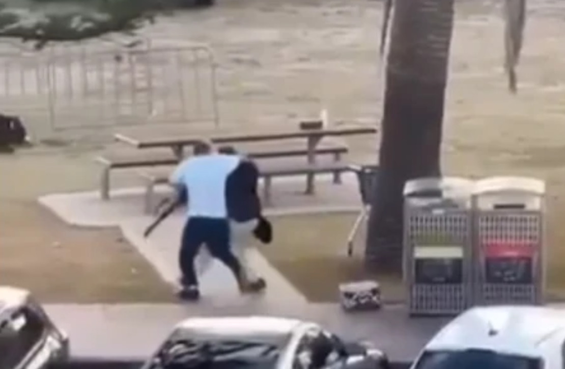 (Видео) Татко и син убија 15 луѓе во Сиднеј: „Се заколнале на верност на ИСИС“