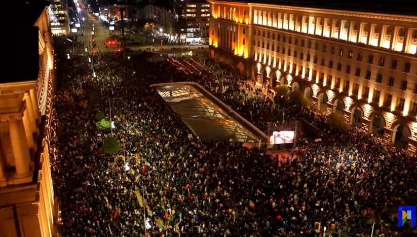 (ВИДЕО) Нови масовни протести во Бугарија – барања за оставка на владиниот кабинет