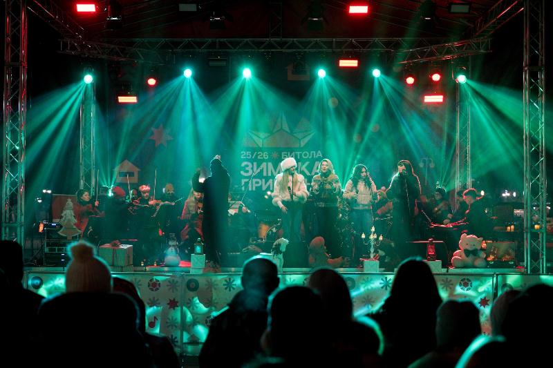 Sarah Mace & The Girlzz ја отворија празничната сезона со магичен концерт во Битола