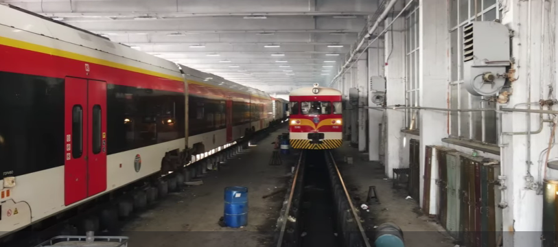 „ЛЕГЕНДАРНИОТ ‘ШПАНЕЦ’ СЕ ВРАЌА НА ГОЛЕМА ВРАТА – СЕГА Е МОДЕРНИЗИРАН СО НОВ ДИЗАЈН“: Коруновски објави видео од тест возењето на легендарниот воз