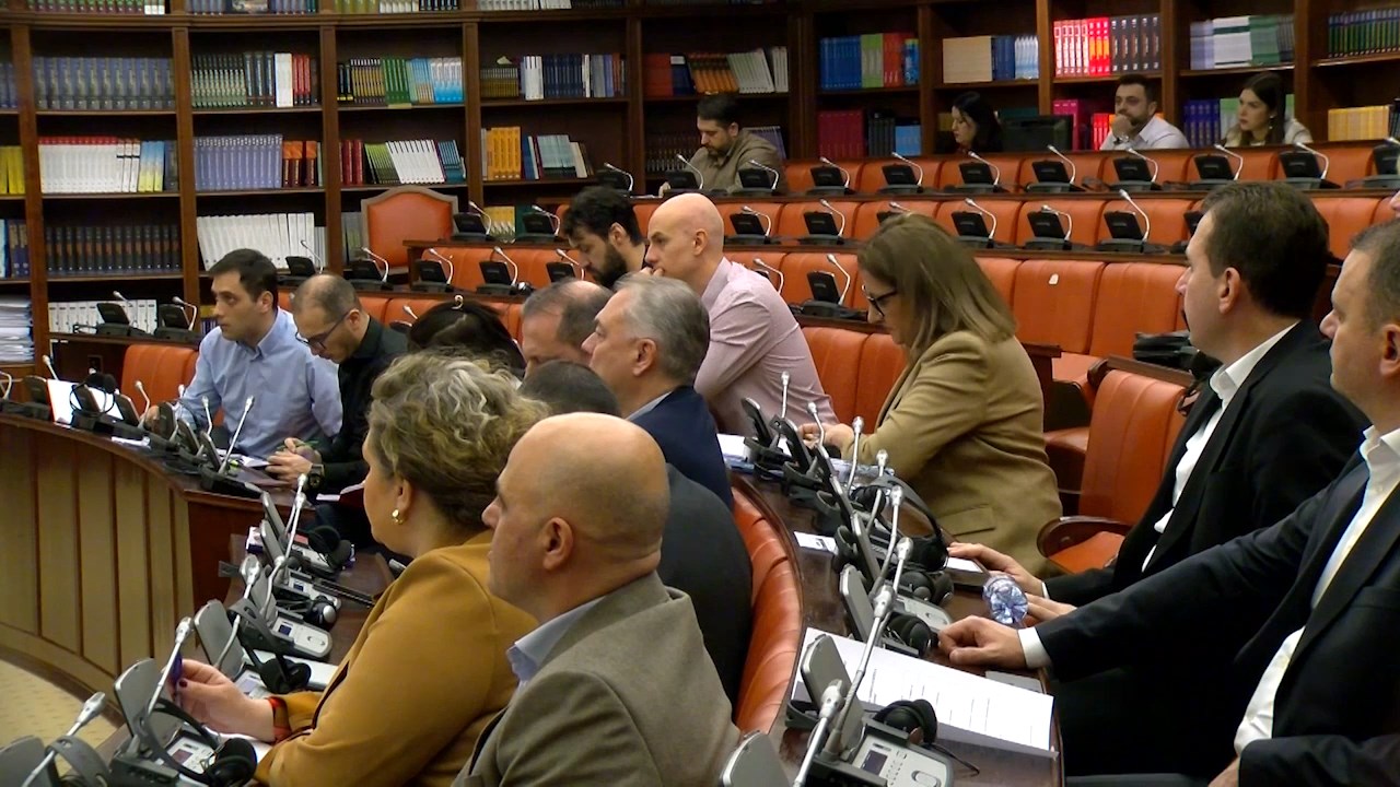 Мицкоски нема да присуствува на анкетната комисија, Силјановска Давкова засега нема одговорам, Тошковски на службено патување