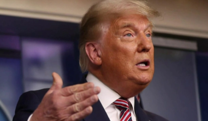 Трамп во пресрет на сoстанокот на Флорида: Зеленски нема ништо додека јас тоа не го одобрам