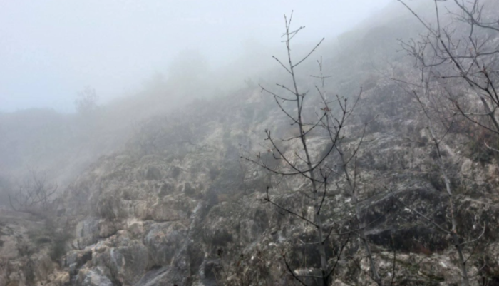 Пожарникари го извлекоа телото на кавадарчанец кој загинал по пад од карпа при лов