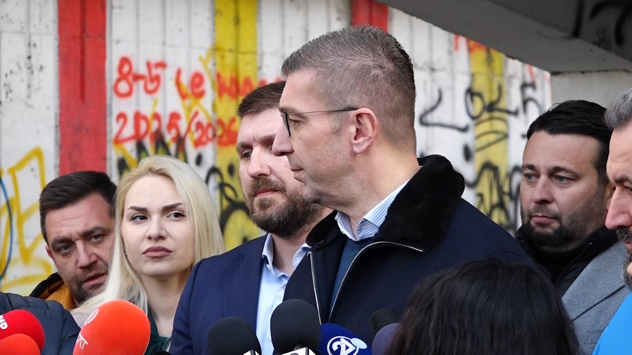 ДУИ и Вреди обединети – на протест во Скопје за поддршка на војниците на ОВК, Мицкоски најавува кризен штаб