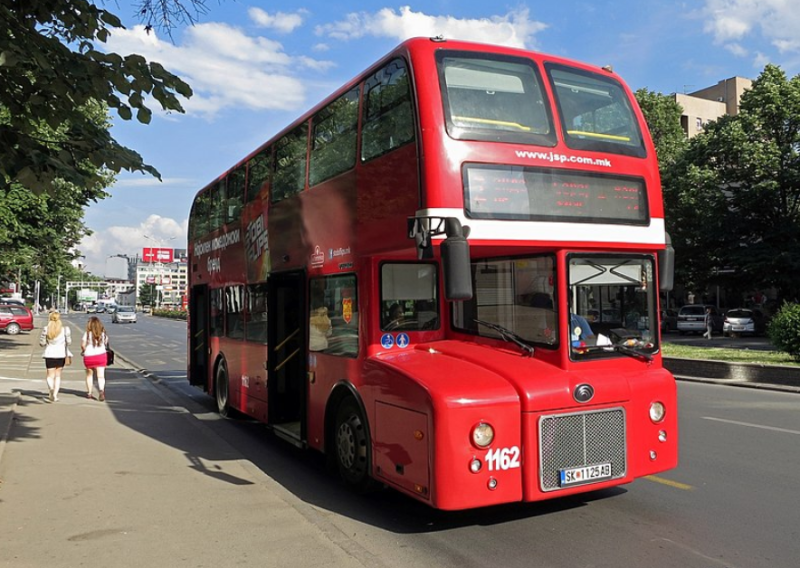 Важно за пензионерите: Од денеска почнува продолжувањето на билетите за 2026 – внимавајте на рокот за да не ви ги блокираат