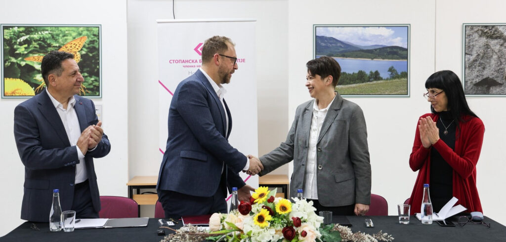 Стопанска Банка со донација за модернизација на Природнонаучниот Музеј