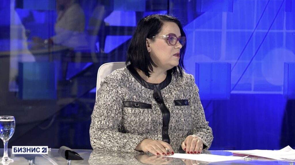 Петрова во „Бизнис21“ одговара колку лица во последните три месеци не земале плата?