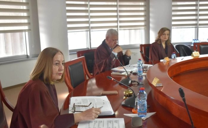 БИТКА ЗА ПОВЕЌЕ ПАРИ: Уставен суд утре ќе одлучува за коефициентот на обвинителите и судиите за повисоки плати за 250 евра