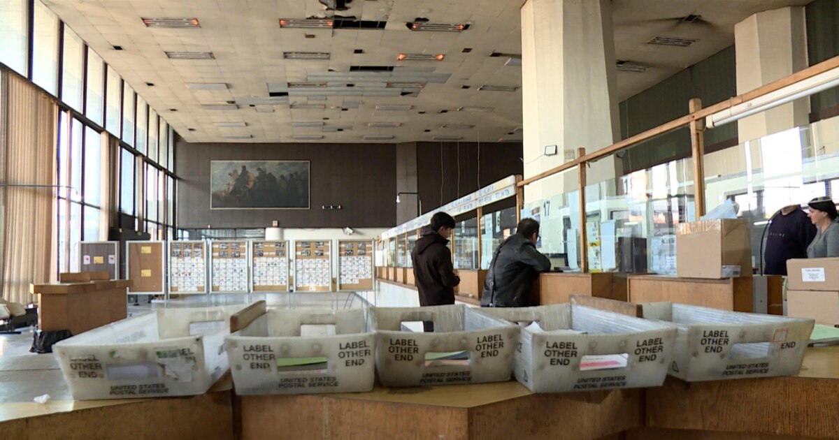 Култната шалтер сала на Пошта, илустрација за пропаѓањето на ова претпријатие