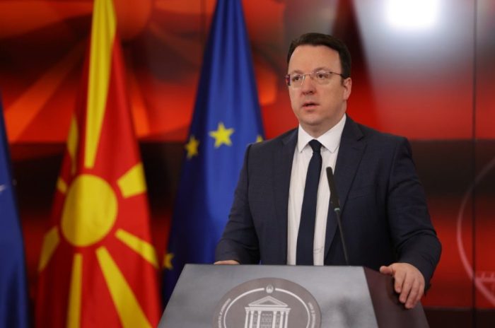 НИКОЛОСКИ: Интензивно се работи на проектот за експресниот пат за спојување на Коридорот 10 со коридорот Струма во Бугарија