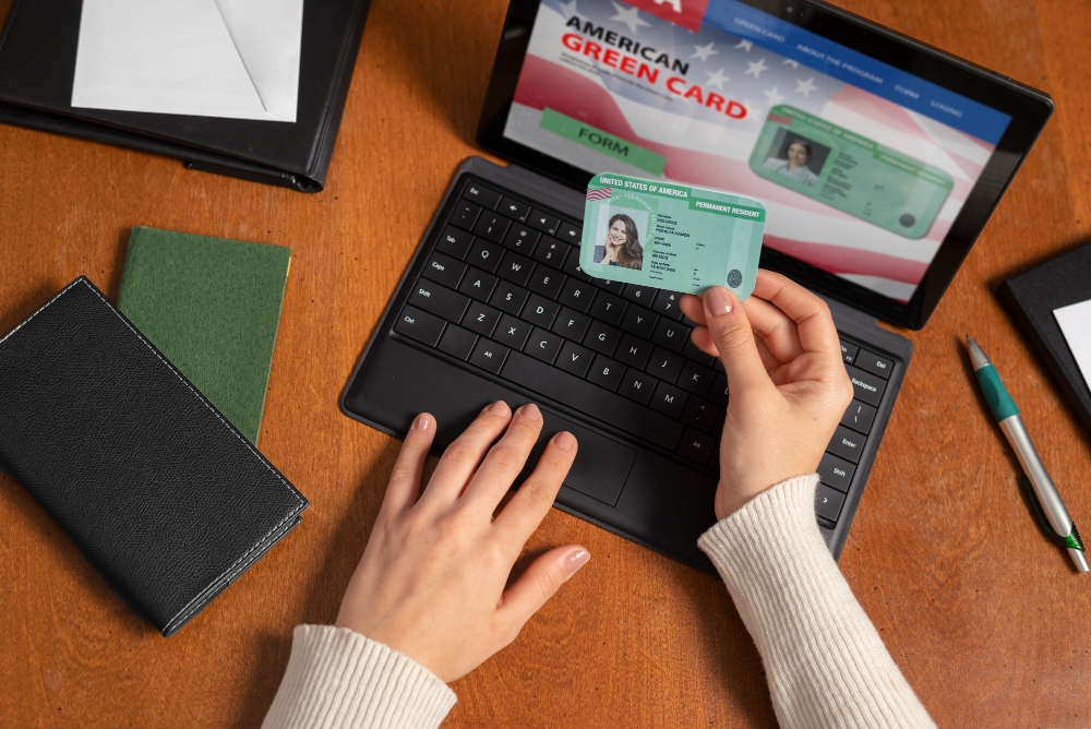 Паузирана програмата за зелена карта на САД