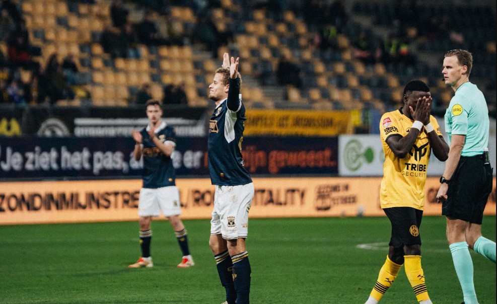 Холандски клуб направи осум измени на еден натпревар