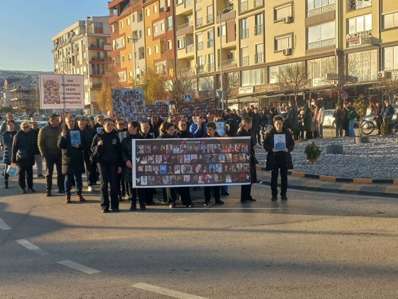 Оставката на Коцевски е задоцнета, новиот државен обвинител да го преиспита целиот предмет – порачаа родители на загинати во „Пулс“