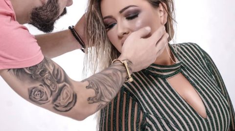 Додека љубопитните се прашуваат кој е среќниот татко на нејзината ќеркичка, Елена Јовческа се појави во емисија, па одново ја шокираше јавноста!