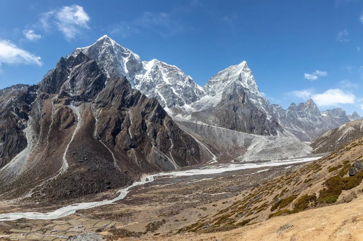 Можете ли за 10 секунди да го пронајдете скриениот снежен леопард на планината?