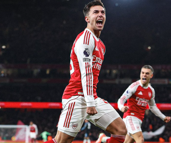 Арсенал покажа шампионска моќ и ја растури Астон вила која имаше 11 победи по ред (Видео)