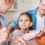 Девет совети за помирни семејни оброци со децата