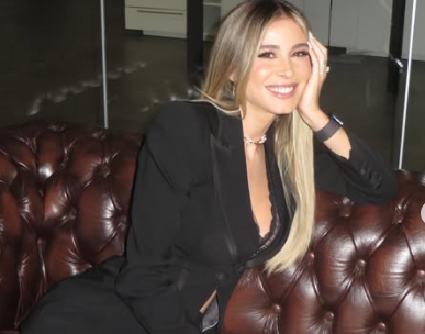 Најсексапилната спортска новинарка чека второ дете: Трудничкиот стомак го откри на плажа во бикини