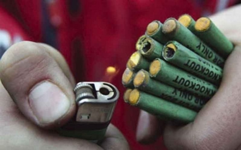 На осумгодишник му експлодирала петарда во раката