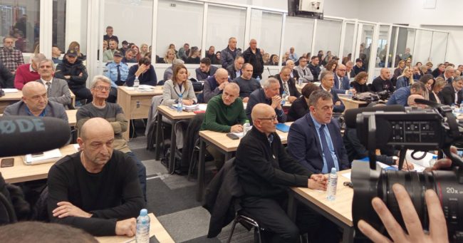 ЕДНИ ОБВИНЕТИ ИНСПЕКТОРИ ЗА ПОЖАРОТ ВО „ПУЛС“ ТВРДАТ ДЕКА КОЧАНСКОТО ДИСКО ИСПОЛНУВАЛО УСЛОВИ ЗА ЛИЦЕНЦАТА ВО 2012 ГОДИНА, А ДРУГИ ДЕКА НЕ, А СЕПАК БИЛА ОДОБРЕНА