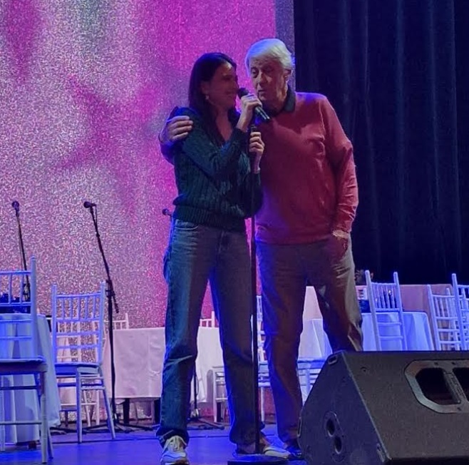 АЊА МИТИЌ И ИГОР АНГЕЛОВ НАСТАПИЈА НА СРПСКАТА ВЕРЗИЈА НА „ГЛУМЦИТЕ ПЕАТ“ ВО АТЕЛЈЕ 212 ВО БЕЛГРАД