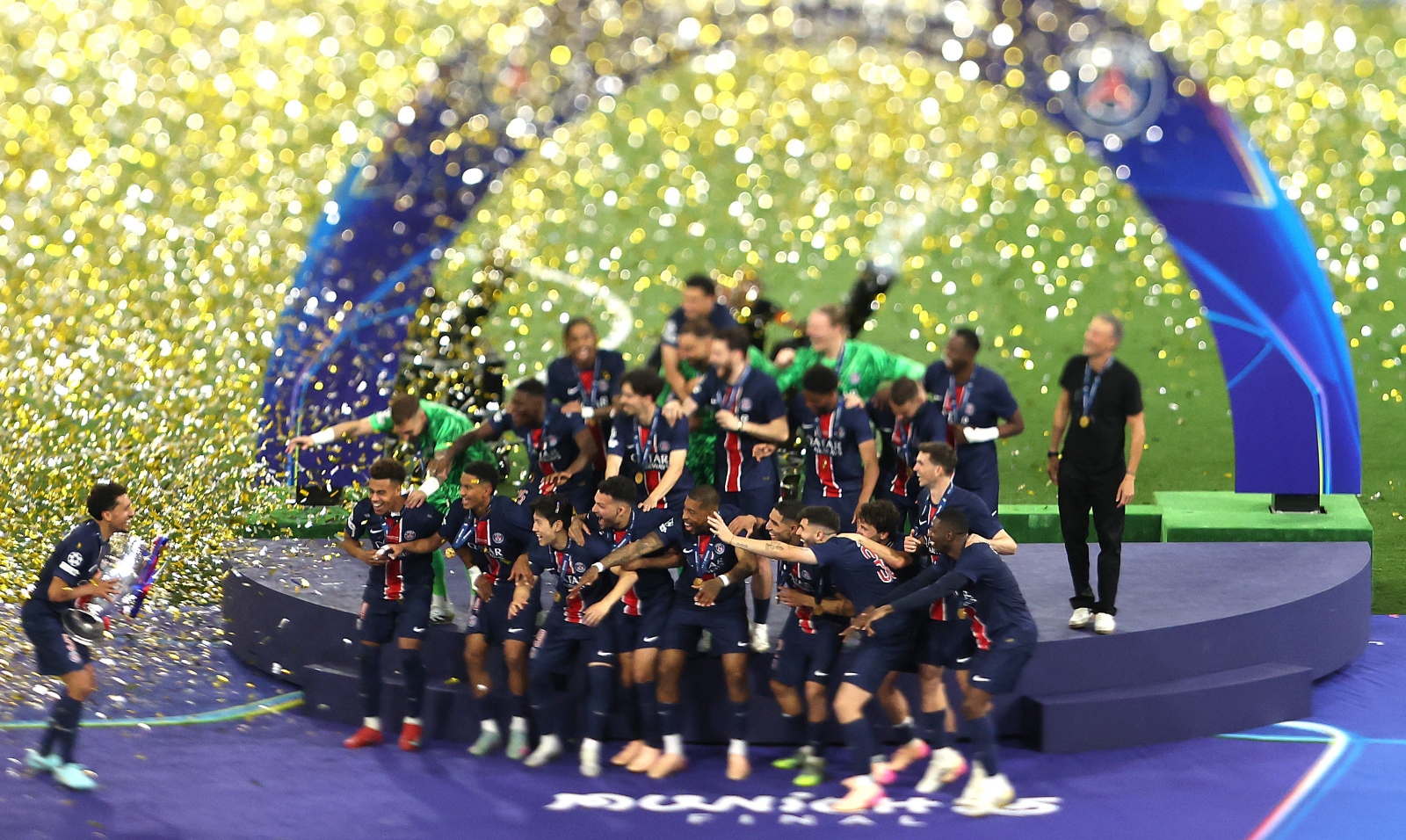 Идеалниот тим на Лига 1 за 2025: Десетмина од ПСЖ, плус Гринвуд