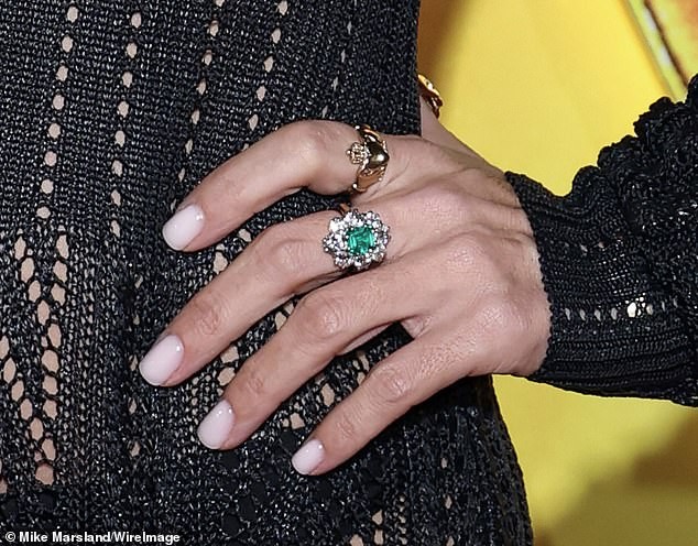 Пејачката Лили Ален признава како нејзината зависност од шопинг ја воведе во терапија: Се убедила дека е милијардерка и потрошила богатство на луксузни подароци за себе